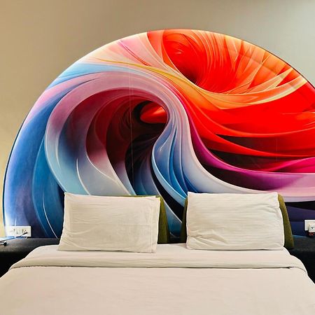 לקנאו The Royal Presidency Inn מראה חיצוני תמונה