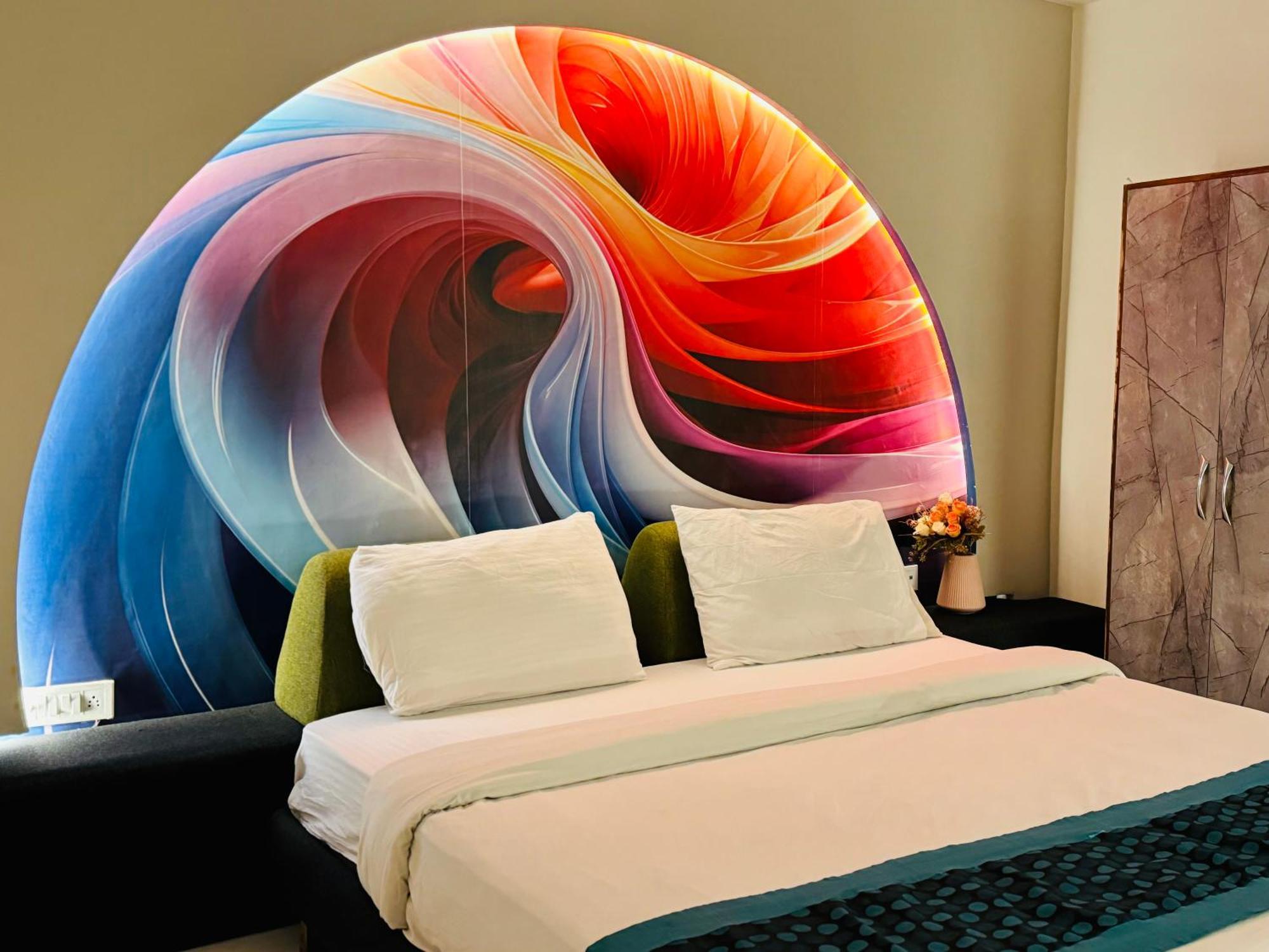 לקנאו The Royal Presidency Inn מראה חיצוני תמונה